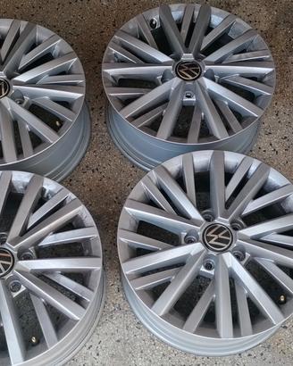 cerchi in lega  da 16" originale  VW TROC 