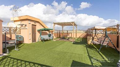 Luminoso trilocale con terrazza sovrastante