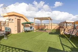 Luminoso trilocale con terrazza sovrastante