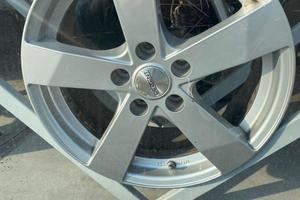 Cerchi Nissan da 17 Pollici Dezent