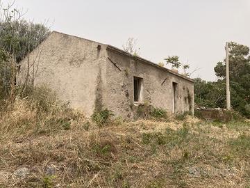 Terreno con rustico da ristrutturare