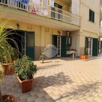 6 LOCALI A NAPOLI