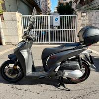 Sh 300 i Sport ABS nero opaco 2018 Led