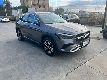 Mercedes-Benz GLA 200 d Automatic Progressive...