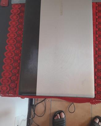Samsung RV515