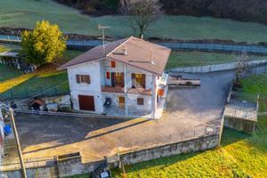 VILLA SINGOLA A BOSCO CHIESANUOVA