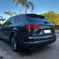 Audi q7 S line diesel 7 posti tagliandi audi