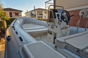 Gommone Master 540, motore Suzuki DF100A, carrello