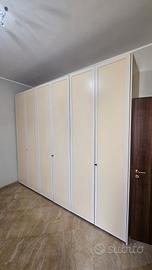 armadio in legno massello