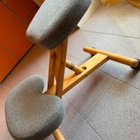 Sgabello regolabile in legno