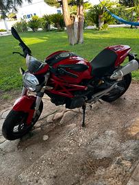 Ducati Monster 696