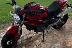 Ducati Monster 696