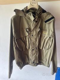 Due giubbini da pesca