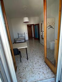 Stanza vicino policlinico studentessao lavoratrice