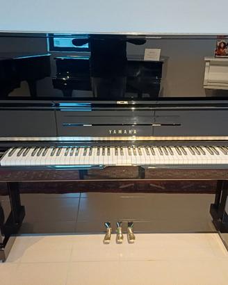 Pianoforte verticale YAMAHA UX (U3)