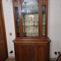 Vetrina in noce