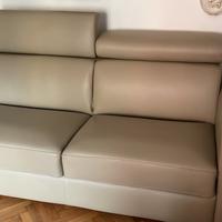Divano letto matrimoniale in pelle