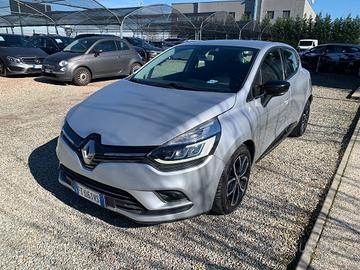 RENAULT Clio dCi 8V 90 CV 5 porte Moschino Inten