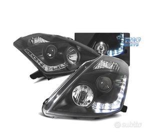 FARI DIURNI NISSAN 350Z 03-05 NERI ADATTABILI XENO