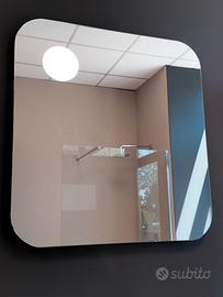 Specchiera con luce incorporata