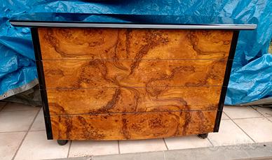 Mobile in legno laccato