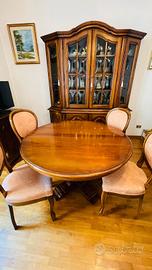 Tavolo Allungabile con 4 sedie imbottite in legno