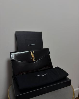 pochette ysl in vernice nera