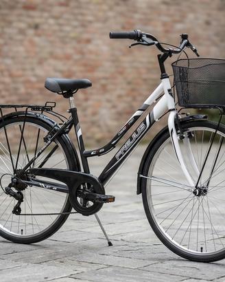 Bici Unisex Completa di tutto!