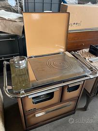 Stufa a legna con forno