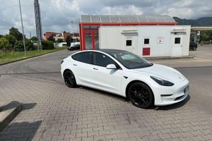 Tesla Model 3 Long Range – Garanzia fino al 2029