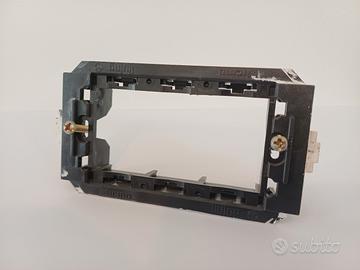 BTICINO LIVING CLASSIC - 4703 Telaio Supporto