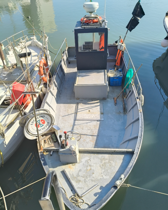 Barca da pesca con licenza