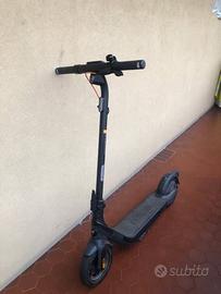 Monopattino elettrico ninebot