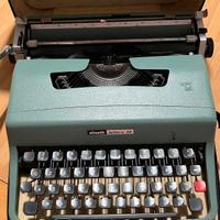 Macchina da scrivere Olivetti lettera 32