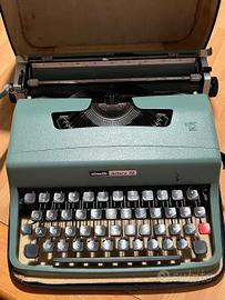 Macchina da scrivere Olivetti lettera 32