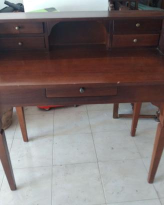 Scrittoio in legno