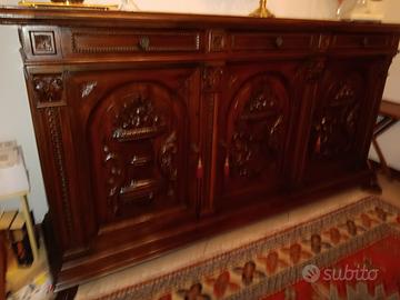 credenza in stile classico  