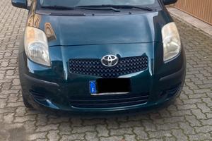 Yaris 1000 2006