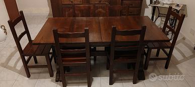 tavolo sedie e credenza