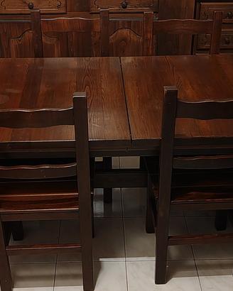 tavolo sedie e credenza