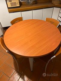 Tavolo rotondo da cucina allungabile con 4 sedie