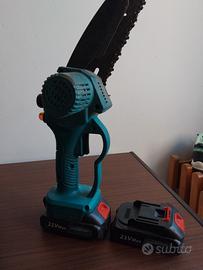 motosega a batteria per giardino