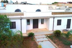Antica casa con giardino a pochi km dal mare