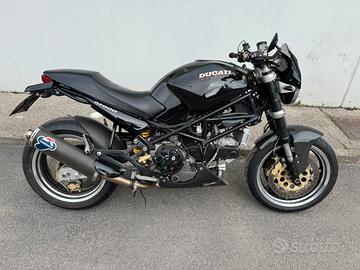 Ducati Monster da vetrina