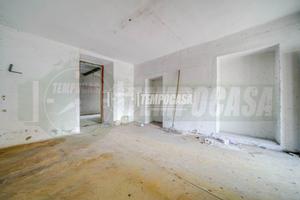 QUADRILOCALE DA ULTIMARE SITO IN PIENO CENTRO CON