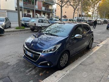 Peugeot 208 BlueHDi 75 5 porte Allure