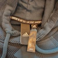 Felpa Adidas con cappuccio 