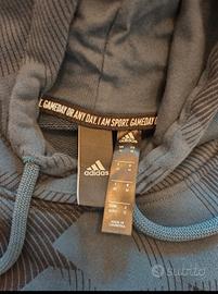 Felpa Adidas con cappuccio 