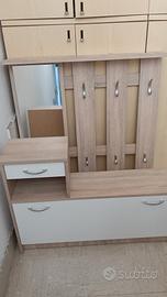 scarpiera con appendiabiti e specchio