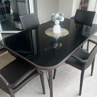 Tavolo da giardino con 4 sedie